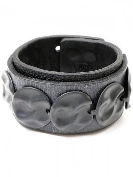 <strong>BLACK TRIANGLE DESIGN</strong>CIRCLE PLATE leather bracelet<br>BLACK x BLACK