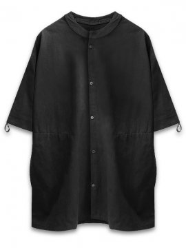 <strong>A.F ARTEFACT</strong>ROUND NECK BOXY SHIRT<br>BLACK