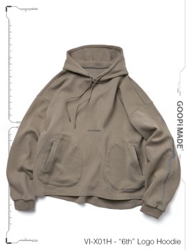 <strong>GOOPiMADE</strong>VI-X01H - “6th” Logo Hoodie<br>SAND