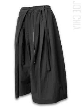<strong>JOE CHIA</strong>PLEATED AMPLE WIDE PANTS<br>BLACK