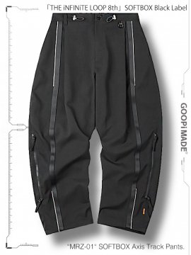 <strong>GOOPiMADE</strong>MRZ-01 SOFTBOX Axis Track Pants<br>BLACK