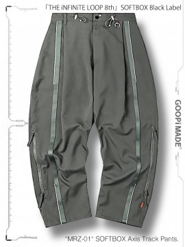 <strong>GOOPiMADE</strong>MRZ-01 SOFTBOX Axis Track Pants<br>L-GRAY