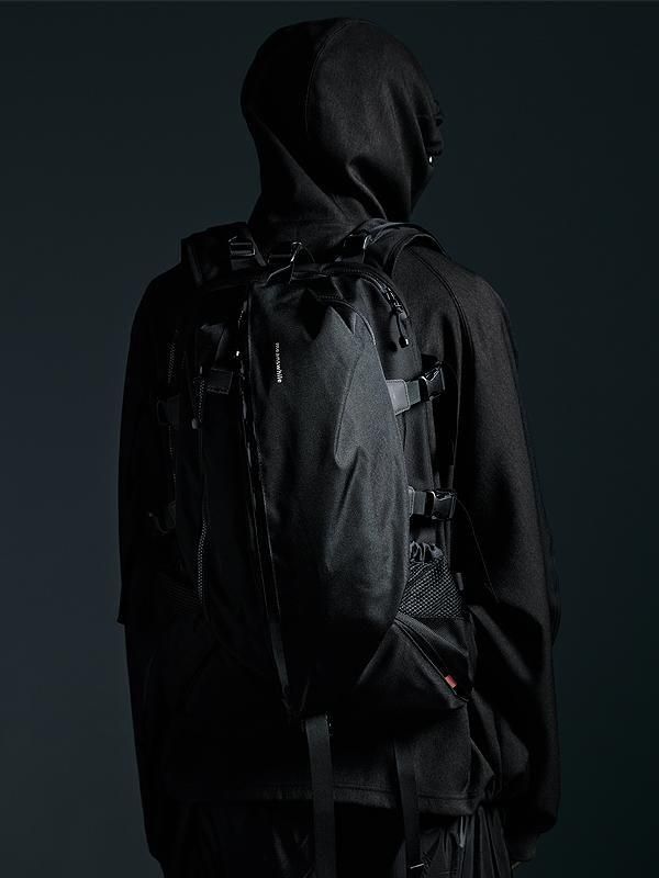 い*う様 KURYAKYN トランスミッションシュラウド M-EIGHT用 64