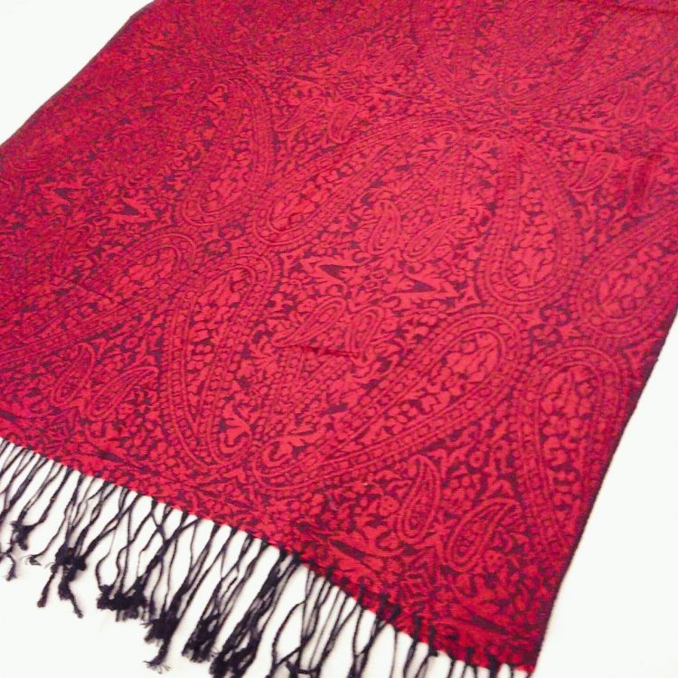 ȡ<br> Paisley Red