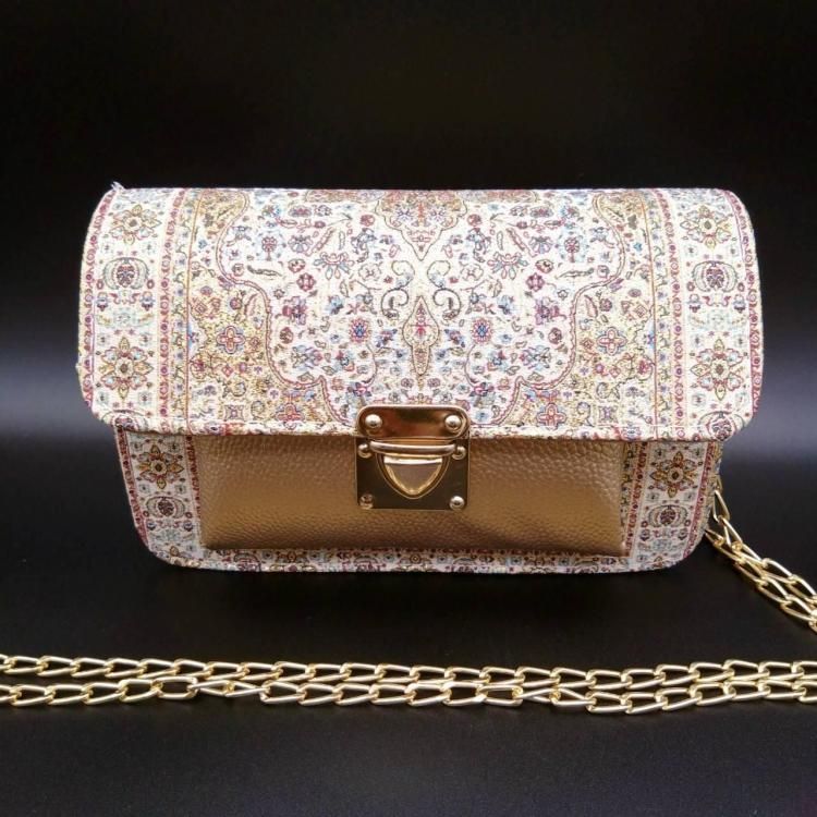 <img class='new_mark_img1' src='https://img.shop-pro.jp/img/new/icons1.gif' style='border:none;display:inline;margin:0px;padding:0px;width:auto;' /> Chain Mini Bag Gold