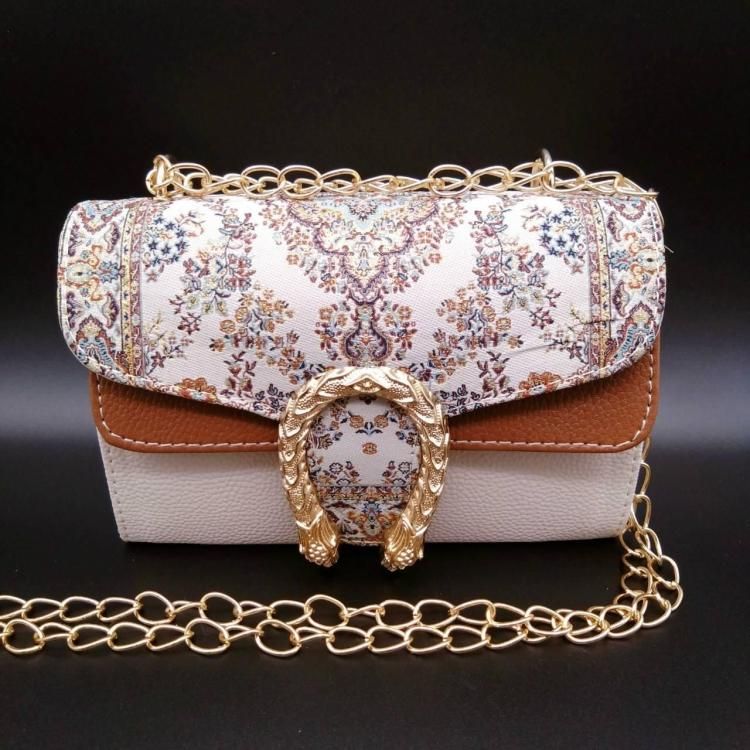 <img class='new_mark_img1' src='https://img.shop-pro.jp/img/new/icons1.gif' style='border:none;display:inline;margin:0px;padding:0px;width:auto;' /> Chain Mini Bag Cream Brown