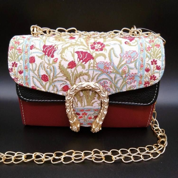 <img class='new_mark_img1' src='https://img.shop-pro.jp/img/new/icons1.gif' style='border:none;display:inline;margin:0px;padding:0px;width:auto;' /> Chain Mini Bag Red Black