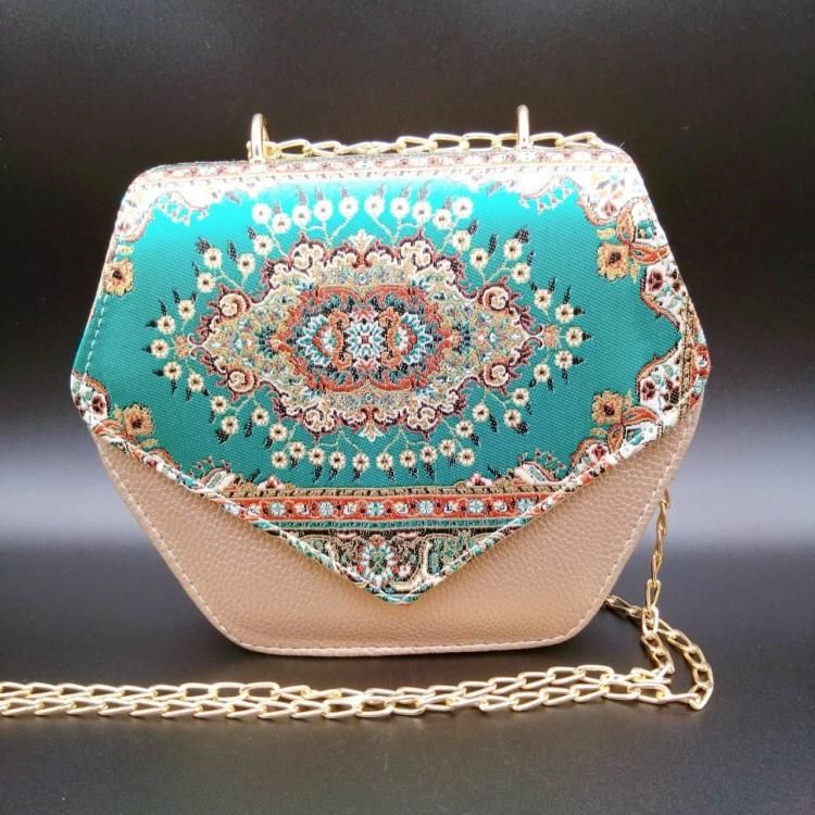 <img class='new_mark_img1' src='https://img.shop-pro.jp/img/new/icons34.gif' style='border:none;display:inline;margin:0px;padding:0px;width:auto;' /> Chain Hexagon Bag Gold Green
