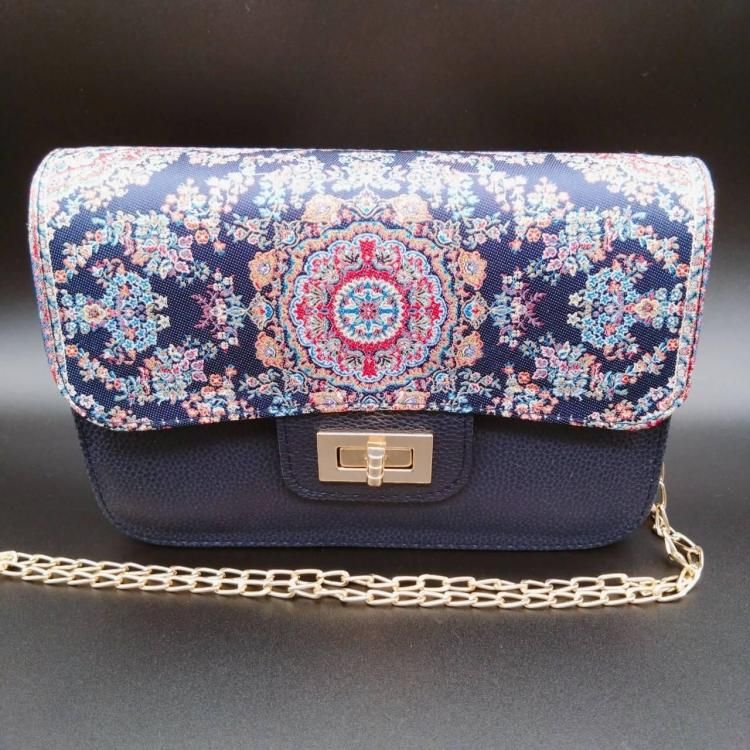 <img class='new_mark_img1' src='https://img.shop-pro.jp/img/new/icons1.gif' style='border:none;display:inline;margin:0px;padding:0px;width:auto;' /> Chain Bag Square Navy