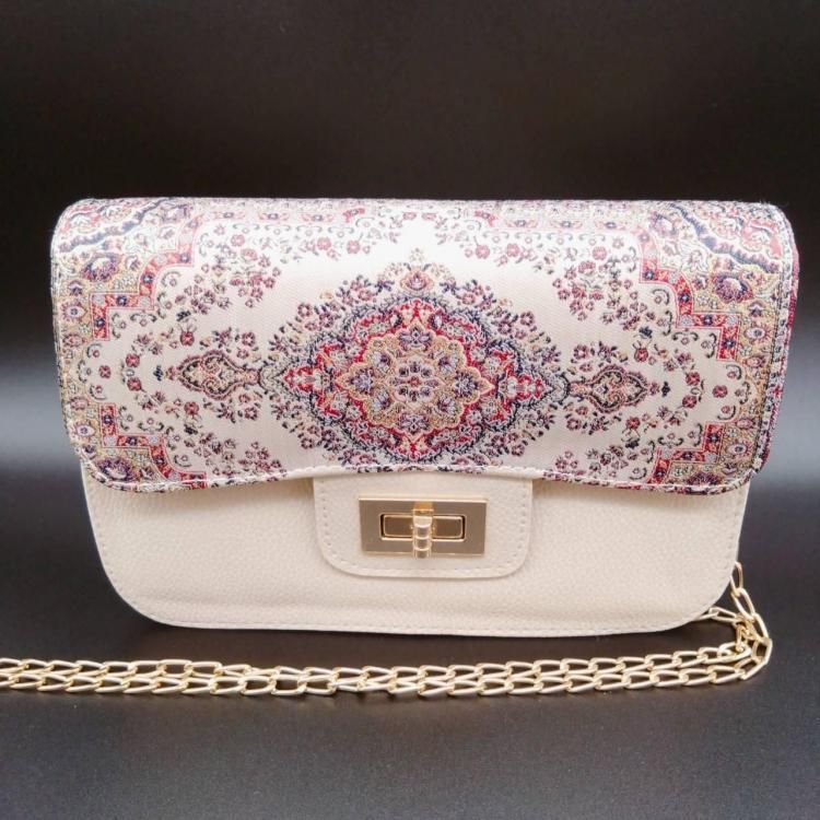 <img class='new_mark_img1' src='https://img.shop-pro.jp/img/new/icons34.gif' style='border:none;display:inline;margin:0px;padding:0px;width:auto;' /> Chain Bag Square Cream Beige
