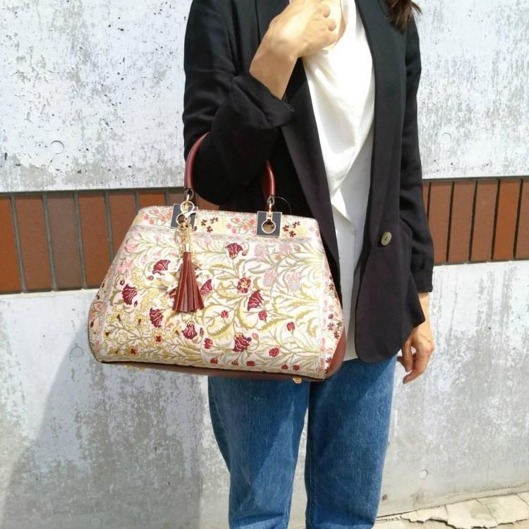 <img class='new_mark_img1' src='https://img.shop-pro.jp/img/new/icons1.gif' style='border:none;display:inline;margin:0px;padding:0px;width:auto;' /> Charm Bag Dark Red Flower