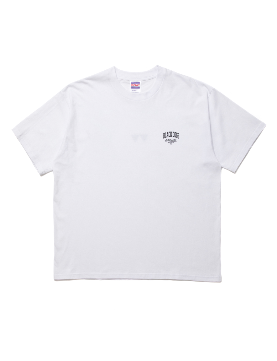 <img class='new_mark_img1' src='https://img.shop-pro.jp/img/new/icons1.gif' style='border:none;display:inline;margin:0px;padding:0px;width:auto;' />ROTTWEILER - B.D COLLEGE TEE (WHITE)