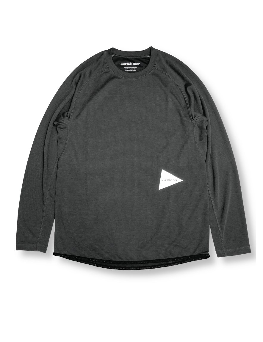 <img class='new_mark_img1' src='https://img.shop-pro.jp/img/new/icons1.gif' style='border:none;display:inline;margin:0px;padding:0px;width:auto;' />and wander - power dry jersey raglan LS T (CHARCOAL)