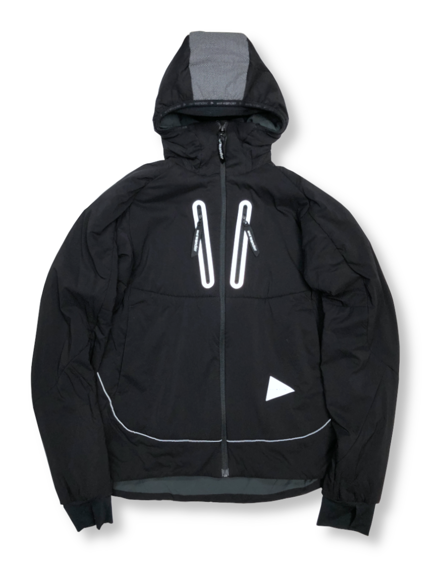 <img class='new_mark_img1' src='https://img.shop-pro.jp/img/new/icons50.gif' style='border:none;display:inline;margin:0px;padding:0px;width:auto;' />and wander - alpha AIR hoodie (BLACK)