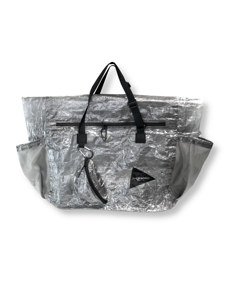 <img class='new_mark_img1' src='https://img.shop-pro.jp/img/new/icons1.gif' style='border:none;display:inline;margin:0px;padding:0px;width:auto;' />and wander - Dyneema 3way tote bag (CHARCOAL)