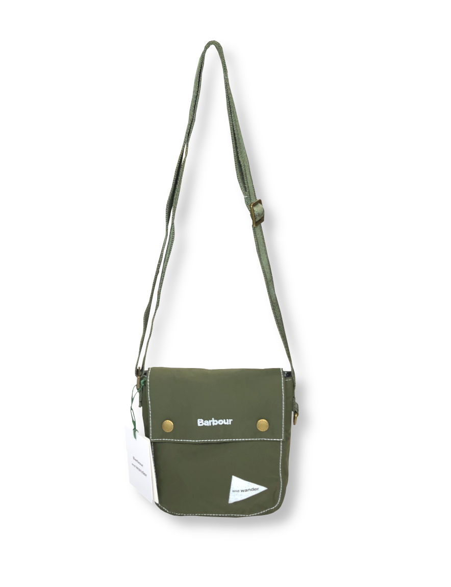 and wander - Barbour and wander pocket shoulder pouch (KHAKI 
