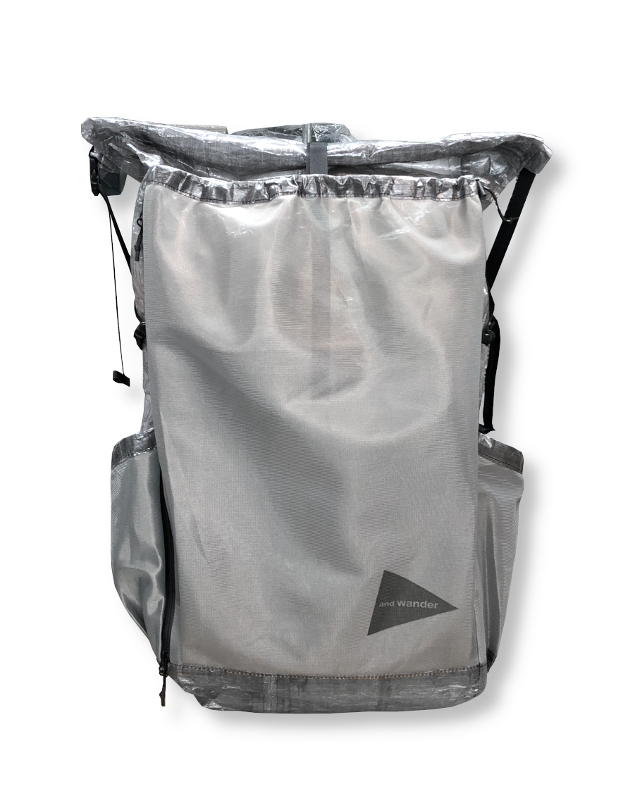 <img class='new_mark_img1' src='https://img.shop-pro.jp/img/new/icons50.gif' style='border:none;display:inline;margin:0px;padding:0px;width:auto;' />and wander - Dyneema backpack (CHARCOAL)