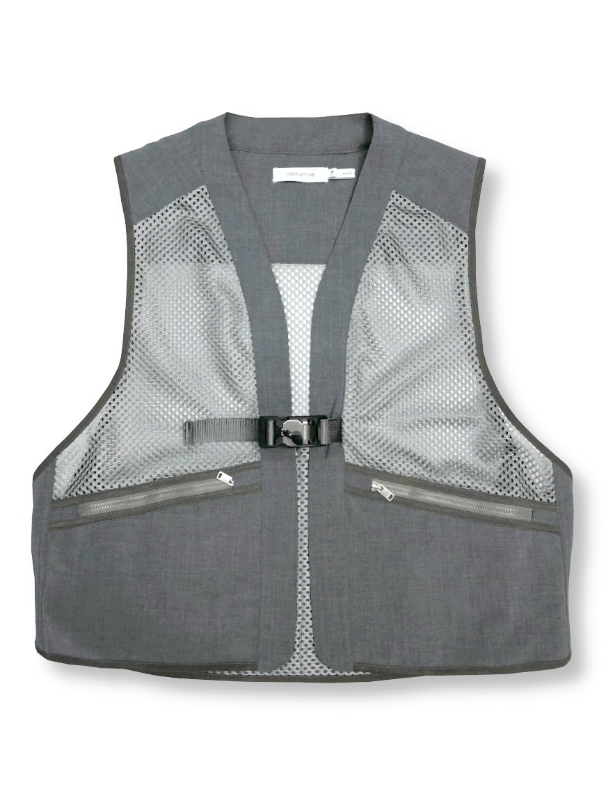 nonnative - JOGGER VEST POLY MESH WITH FIDLOCK® BUCKLE (CEMENT