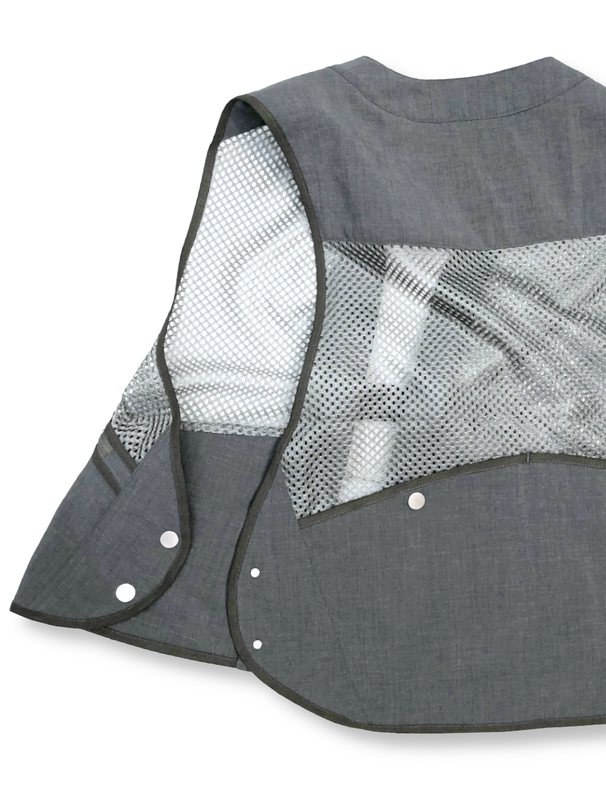 nonnative - JOGGER VEST POLY MESH WITH FIDLOCK® BUCKLE (CEMENT