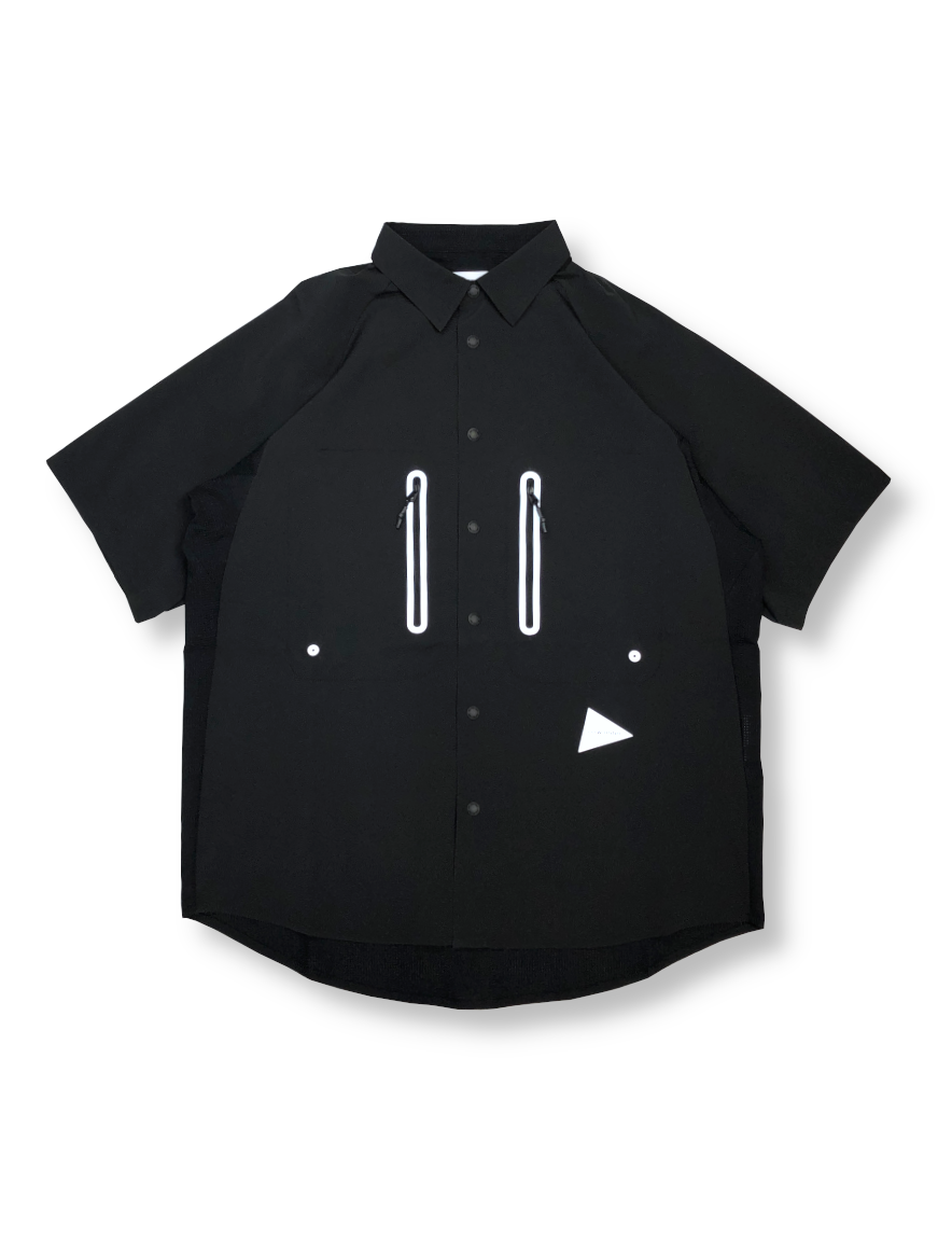 <img class='new_mark_img1' src='https://img.shop-pro.jp/img/new/icons1.gif' style='border:none;display:inline;margin:0px;padding:0px;width:auto;' />and wander - tech SS shirt (BLACK)
