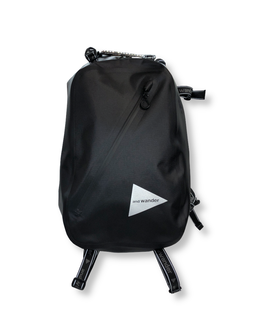 <img class='new_mark_img1' src='https://img.shop-pro.jp/img/new/icons50.gif' style='border:none;display:inline;margin:0px;padding:0px;width:auto;' />and wander - waterproof daypack (BLACK)