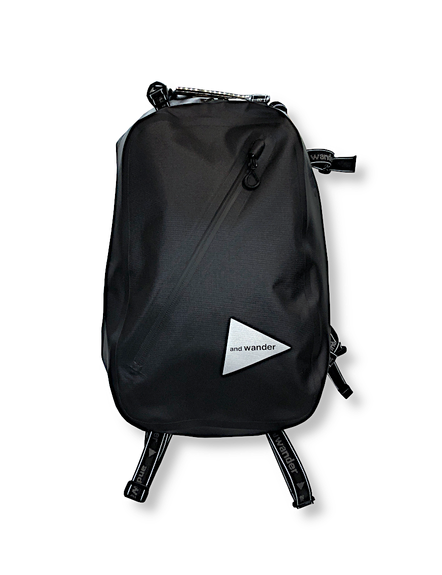 <img class='new_mark_img1' src='https://img.shop-pro.jp/img/new/icons1.gif' style='border:none;display:inline;margin:0px;padding:0px;width:auto;' />and wander - waterproof daypack (BLACK)