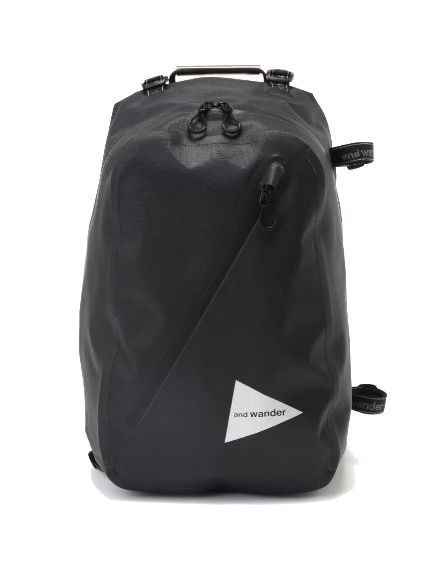 <img class='new_mark_img1' src='https://img.shop-pro.jp/img/new/icons50.gif' style='border:none;display:inline;margin:0px;padding:0px;width:auto;' />and wander - waterproof daypack (BLACK)