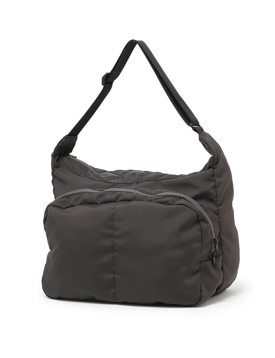 <img class='new_mark_img1' src='https://img.shop-pro.jp/img/new/icons1.gif' style='border:none;display:inline;margin:0px;padding:0px;width:auto;' />nonnative - EXPLORER SHOULDER BAG NYLON OXFORD
