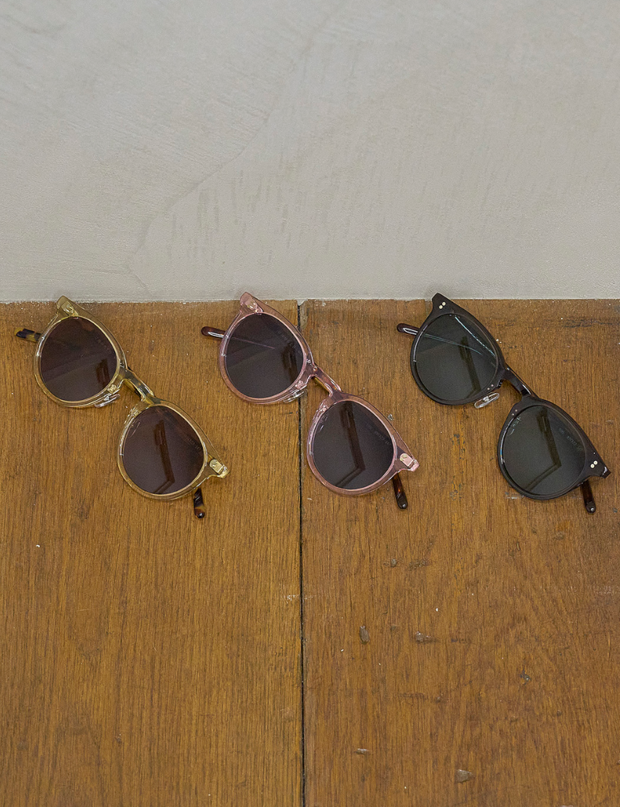 <img class='new_mark_img1' src='https://img.shop-pro.jp/img/new/icons50.gif' style='border:none;display:inline;margin:0px;padding:0px;width:auto;' />UNUSED - Sunglass (CLEAR)