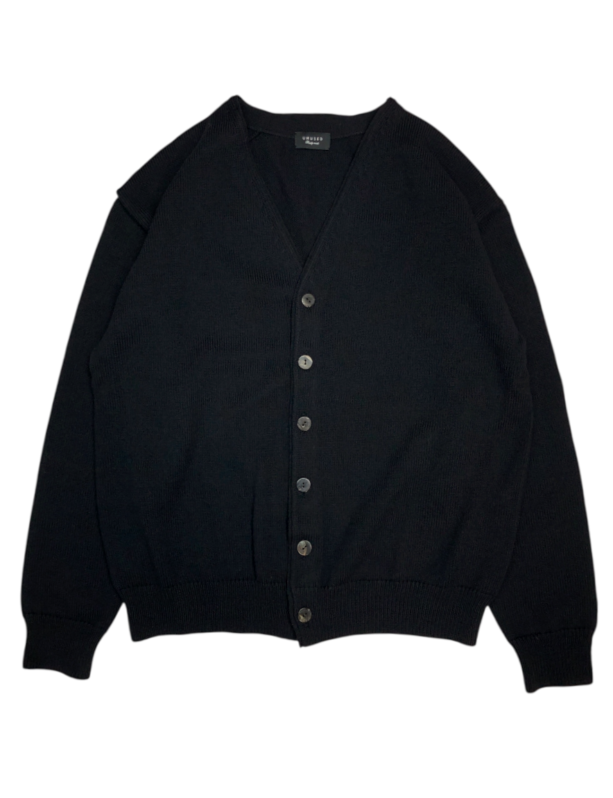 <img class='new_mark_img1' src='https://img.shop-pro.jp/img/new/icons1.gif' style='border:none;display:inline;margin:0px;padding:0px;width:auto;' />UNUSED - 7G Wool knit cardigan (BLACK)