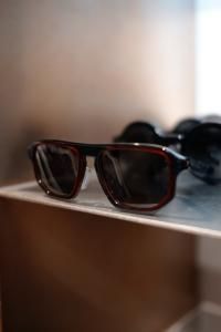小物 Lesca SAGA GREY DEG SAGA｜Lesca | GLASH OPTIQUE BLOG